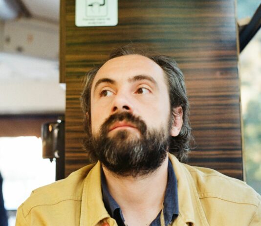 Cosmin Perța: Scriitorul este un observator care scrie din interiorul tăvălugului – INTERVIU