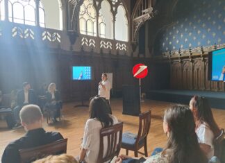 Zeci de studenți la competiția UniCredit Fintech Hackathon: 48 de ore intense pentru viitorul bankingului, la Romanian Creative Week