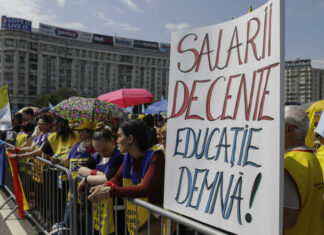 VIDEO Câte ore muncește, de fapt, un profesor și cât câștigă