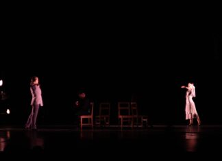 O instalație din cabluri reciclate transformă Piața Unirii. Marlene Herberth: „O legătură dintre peisajul urban și memoria umanității”