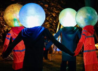 Zeci de instalații interactive de New Media transformă Iașul într-o scenă deschisă, la Romanian Creative Week